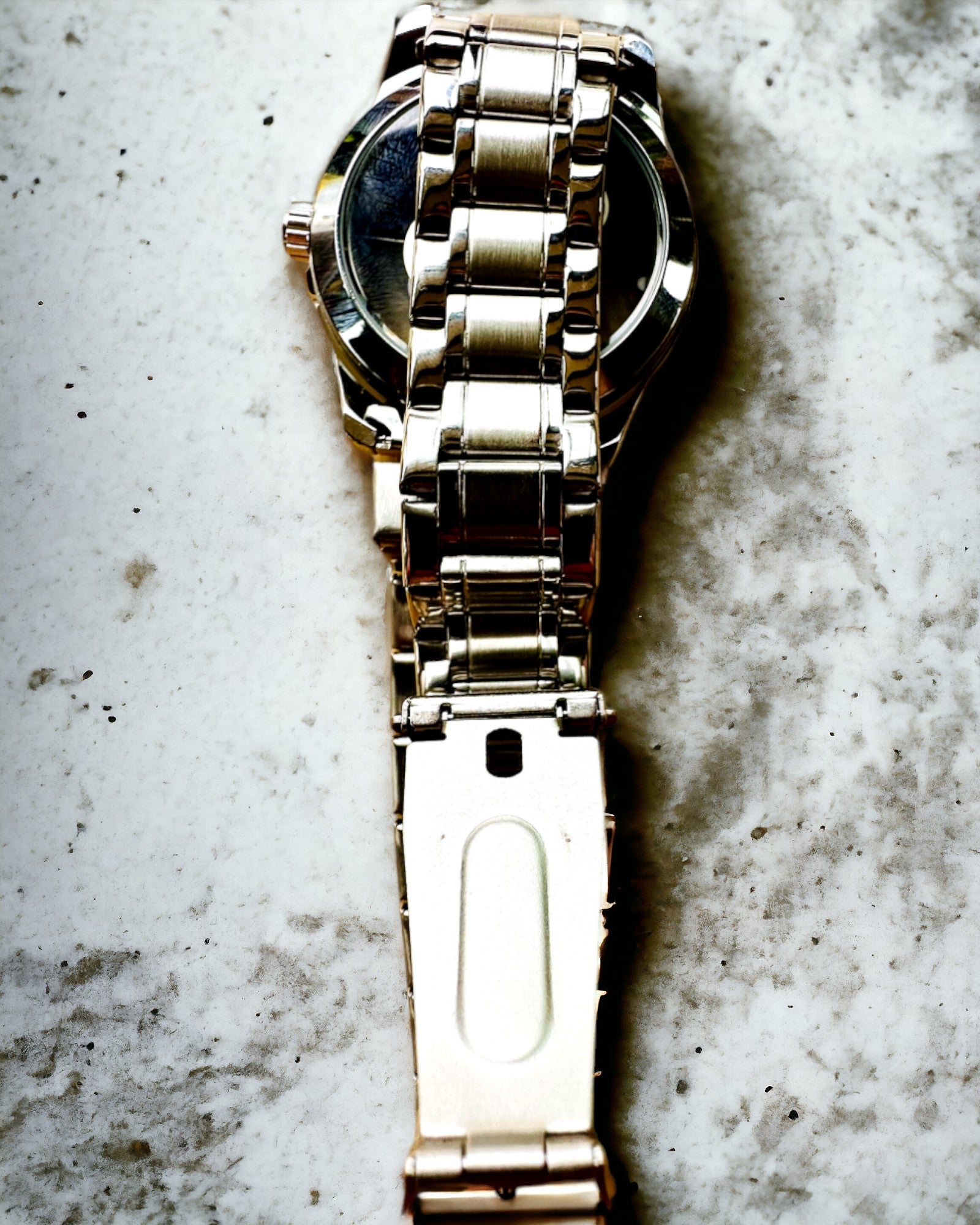 Elegante Herrenuhr KIMSDUN Prestige Transparentes Uhrwerk und Sportliche Eleganz, personalisierbar mit Gravur