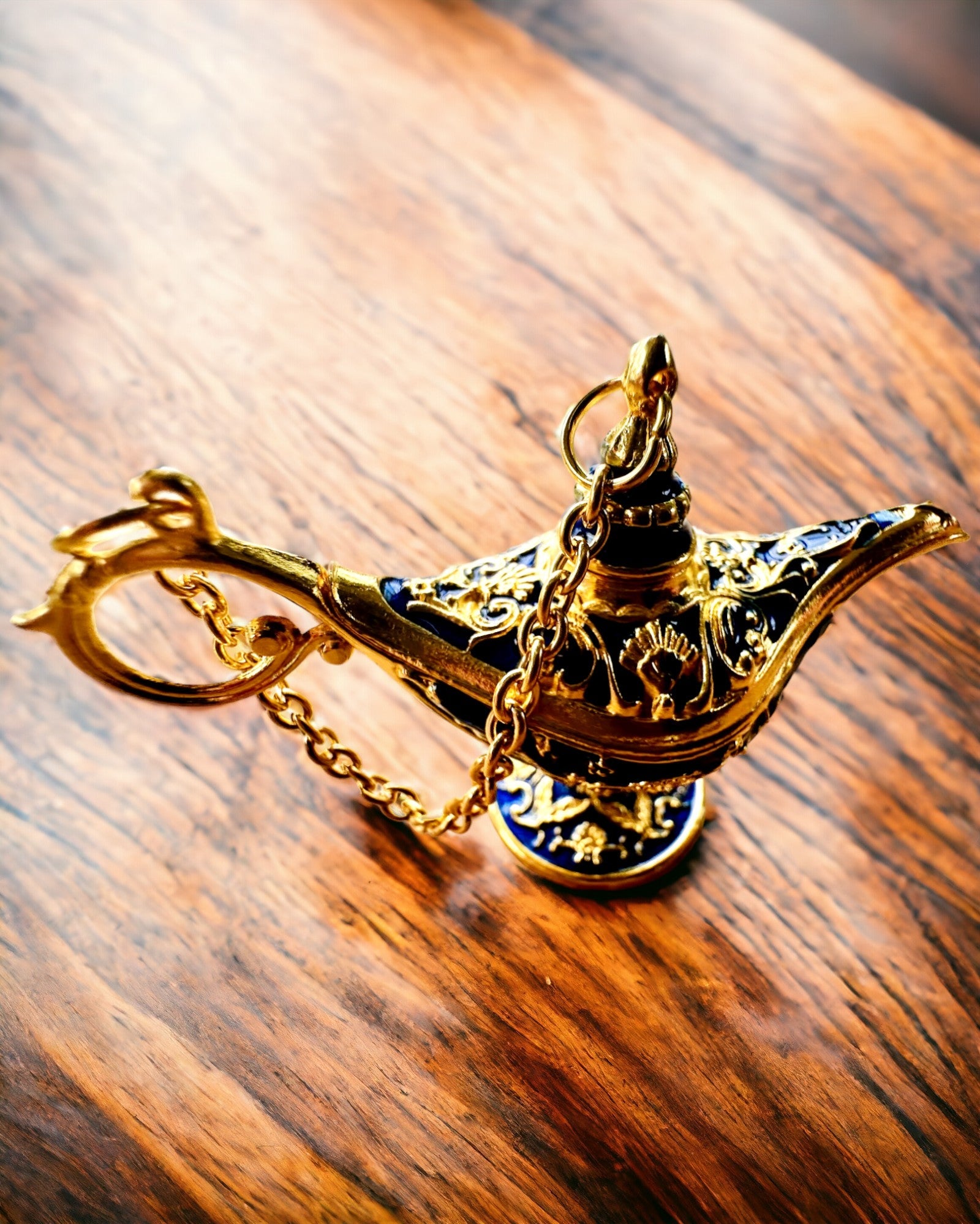 Kleine 4 cm Magische Lampe von Aladin, Schlüsselanhänger, 6 Farbvarianten - Verzauberte Erinnerungen, Personalisierung mit Gravur