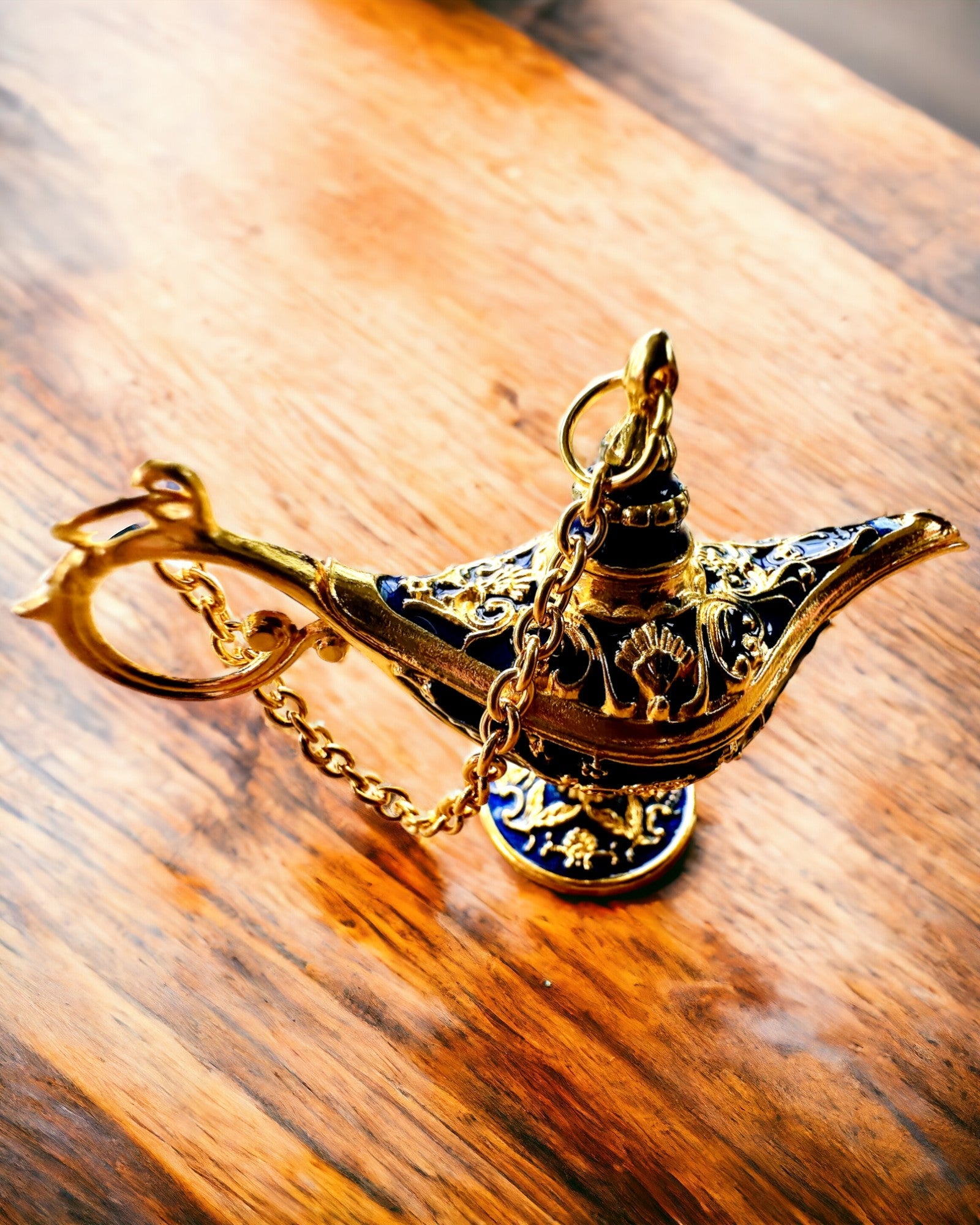 Kleine 4 cm Magische Lampe von Aladin, Schlüsselanhänger, 6 Farbvarianten - Verzauberte Erinnerungen, Personalisierung mit Gravur