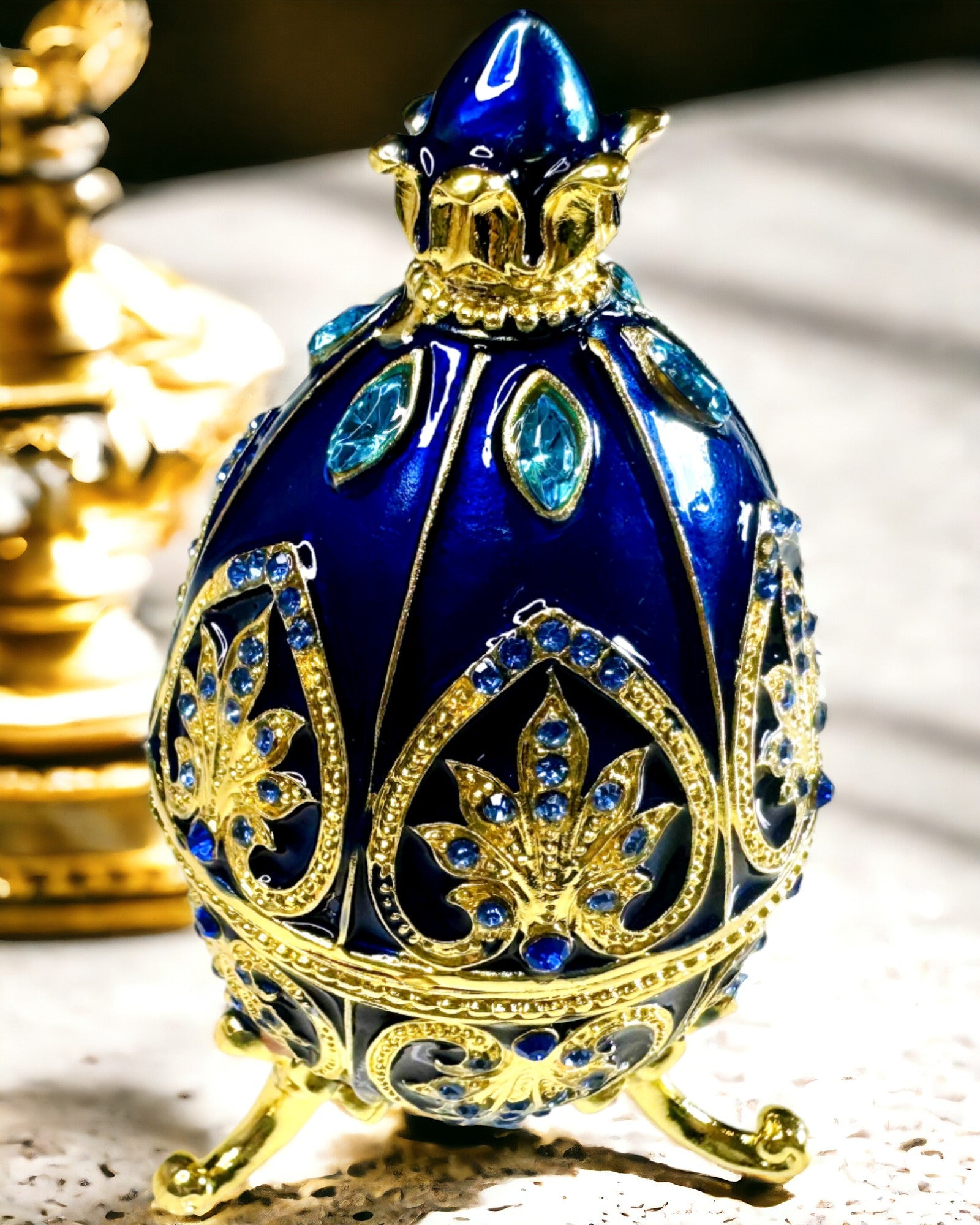 Exklusives Fabergé-Ei - dunkelblaue Farbe – Dekorative Schmuckschatulle aus Emaille
