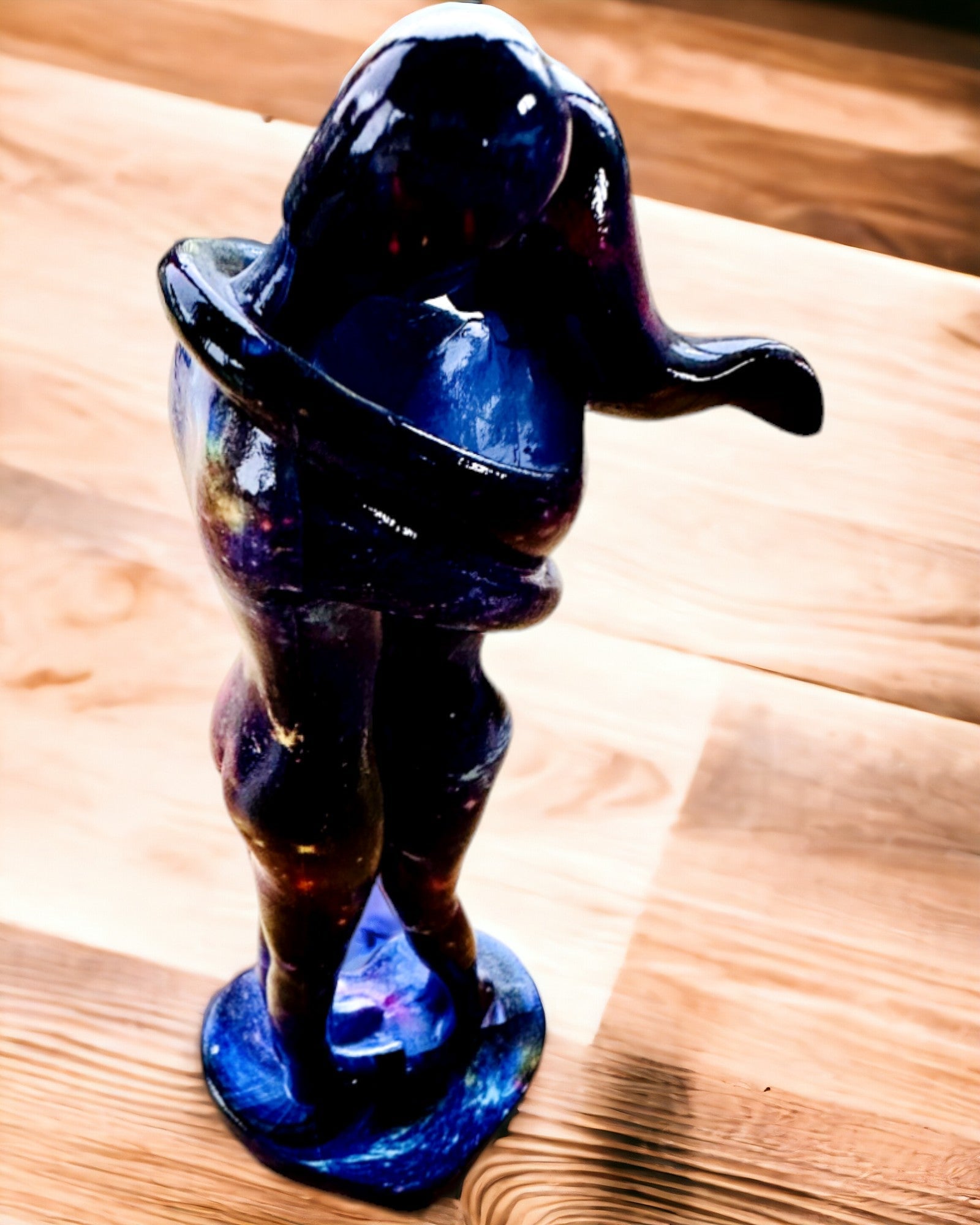 Kosmische Umarmung - Harzfigur mit Gravuroption