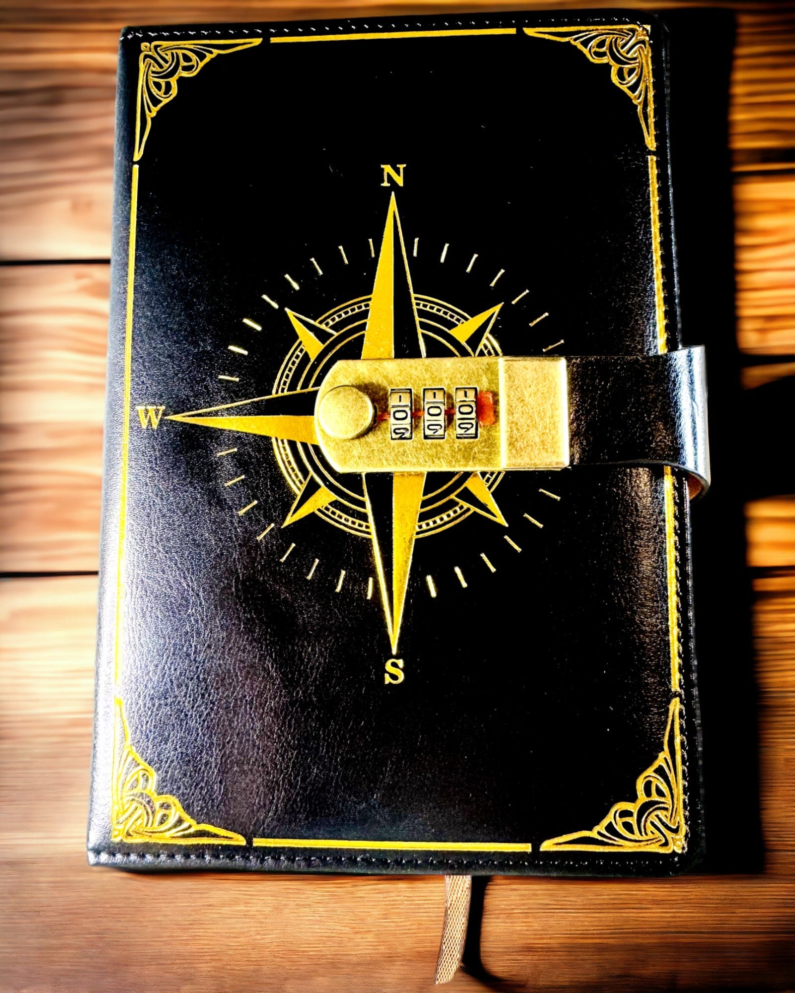 Notizbuch Premium mit Zahlenschloss A5 - Vintage-Stil mit Kompass, Japanisches Design, Schreibwaren für Studenten und Geschäft. Personalisierung mit Gravur