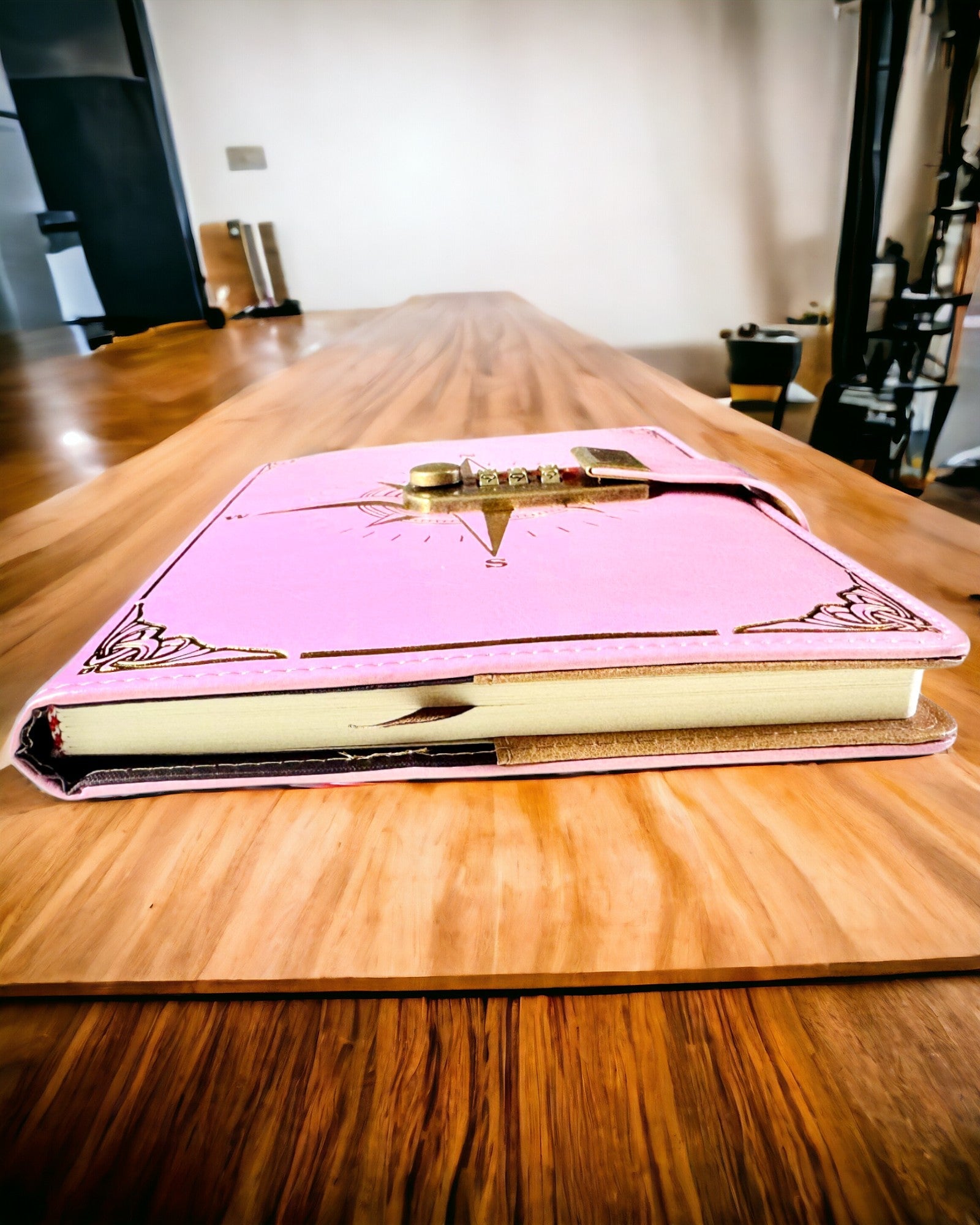 Notizbuch Premium mit Zahlenschloss A5 - Vintage-Stil mit Kompass, Japanisches Design, Schreibwaren für Studenten und Geschäft. Personalisierung mit Gravur