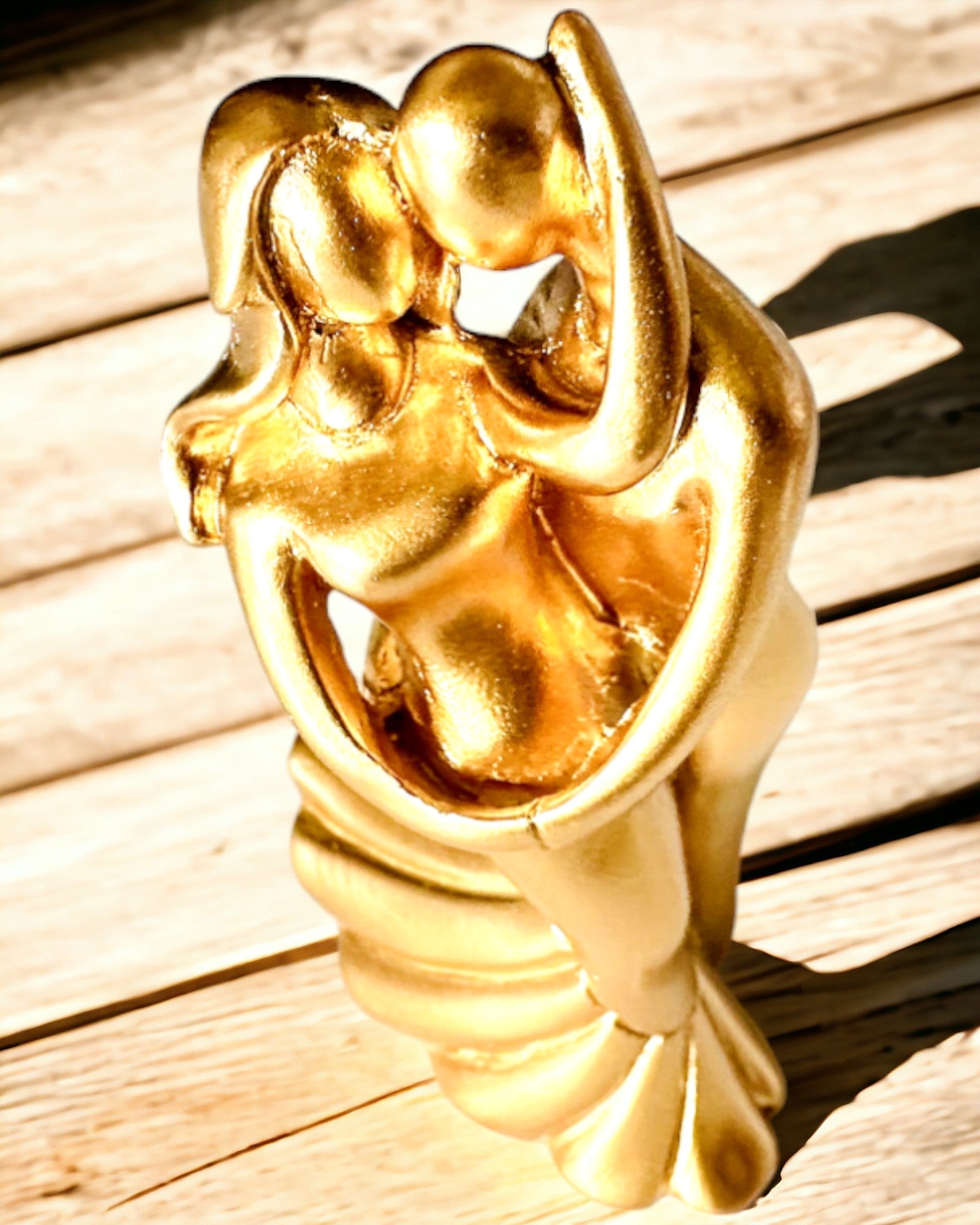 Goldener Tanz der Liebe - Kleine Dekorationsfigur mit Gravuroption