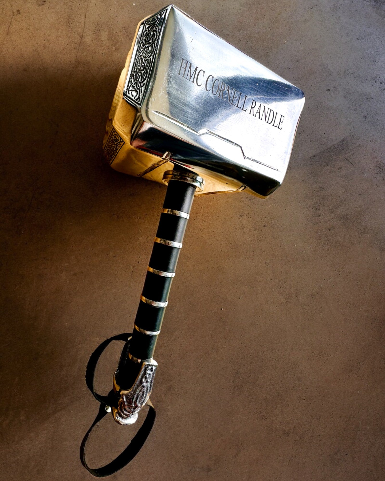 Thors Hammer "Chief" - Handgefertigter Handwerkshammer, Personalisierung mit Gravur als Geschenk