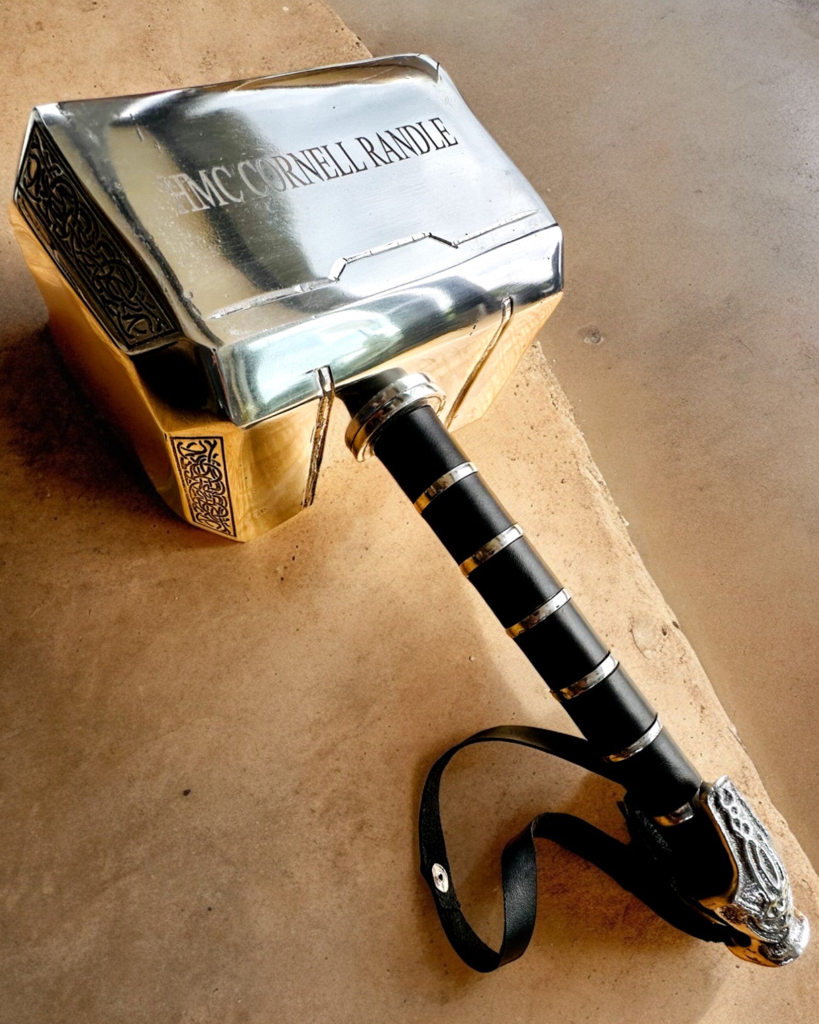 Thors Hammer "Chief" - Handgefertigter Handwerkshammer, Personalisierung mit Gravur als Geschenk