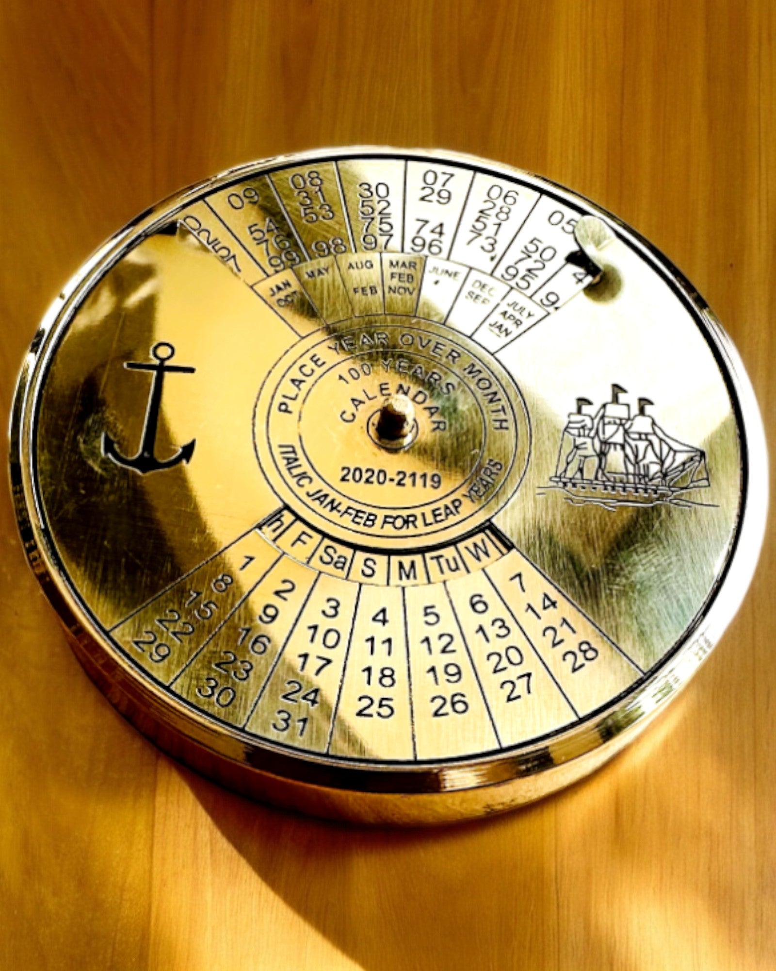 Ewiger Kalender Seefahrt – Messingkalender 100 Jahre – Gravur als Geschenk möglich