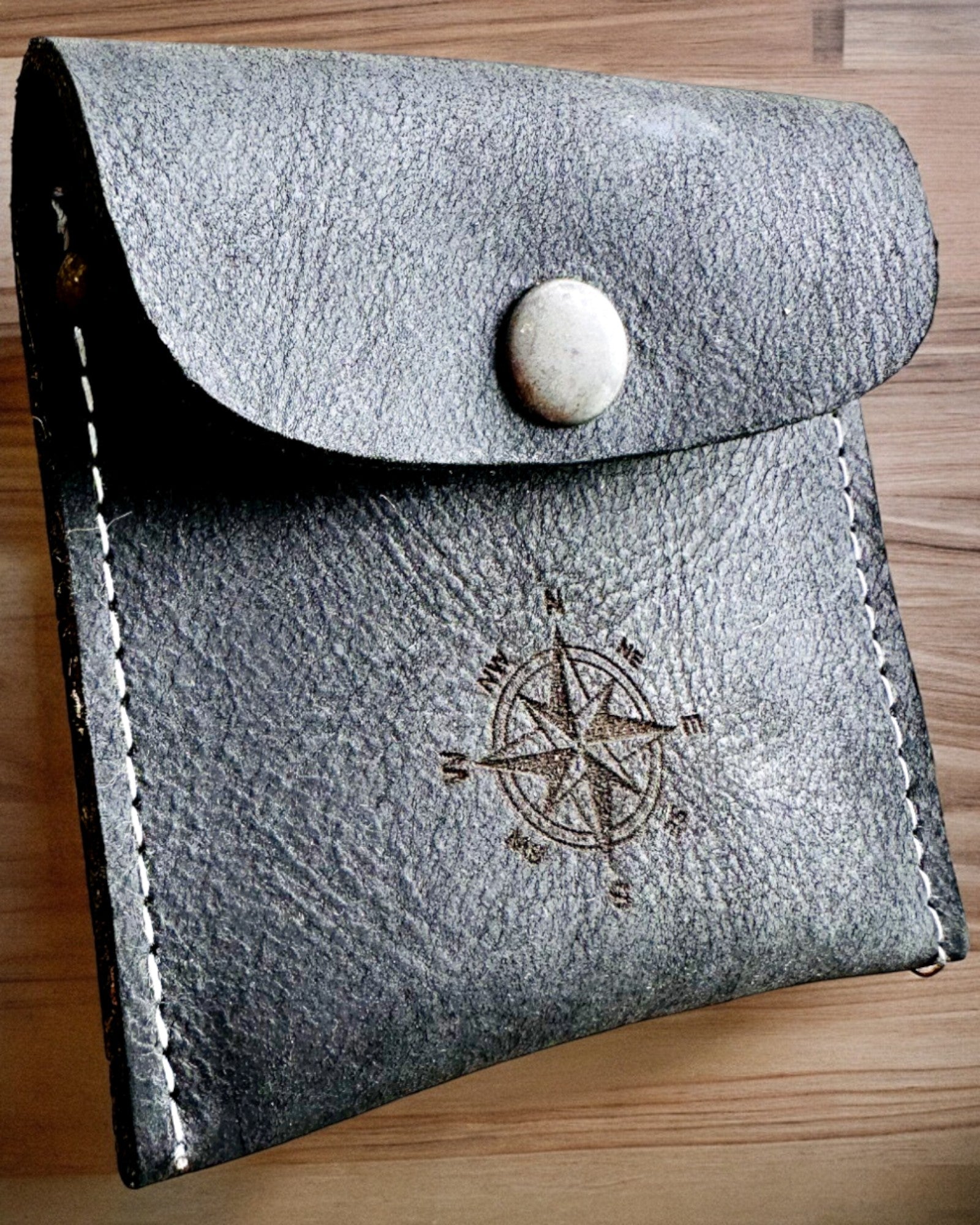 Etui für Taschenuhr oder Kompass Reisender - Möglichkeit zur Personalisierung mit Gravur