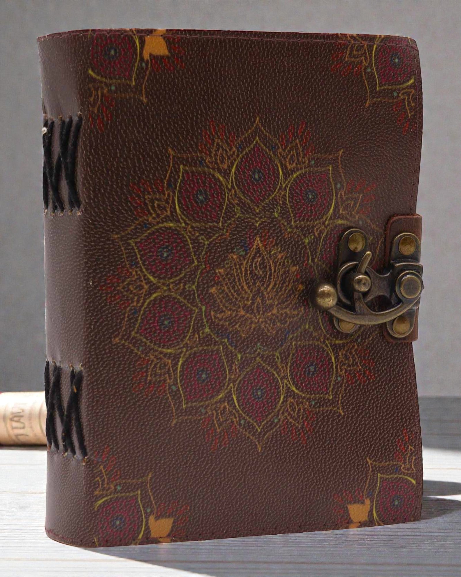Lotus Anima – Leder-Notizbuch „Lotosmandala“ mit gealterten Seiten