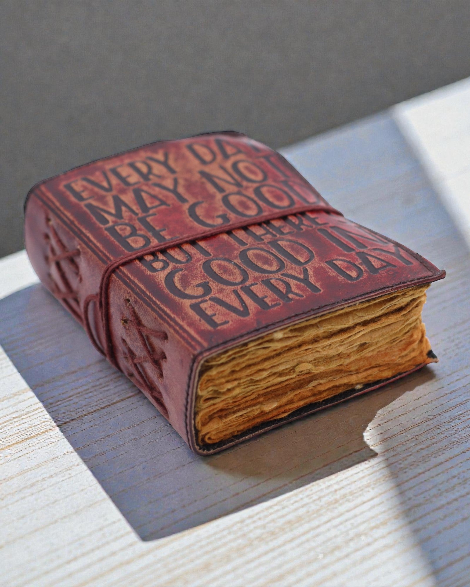 Dies Bona – Leder-Notizbuch: Nicht jeder Tag ist gut