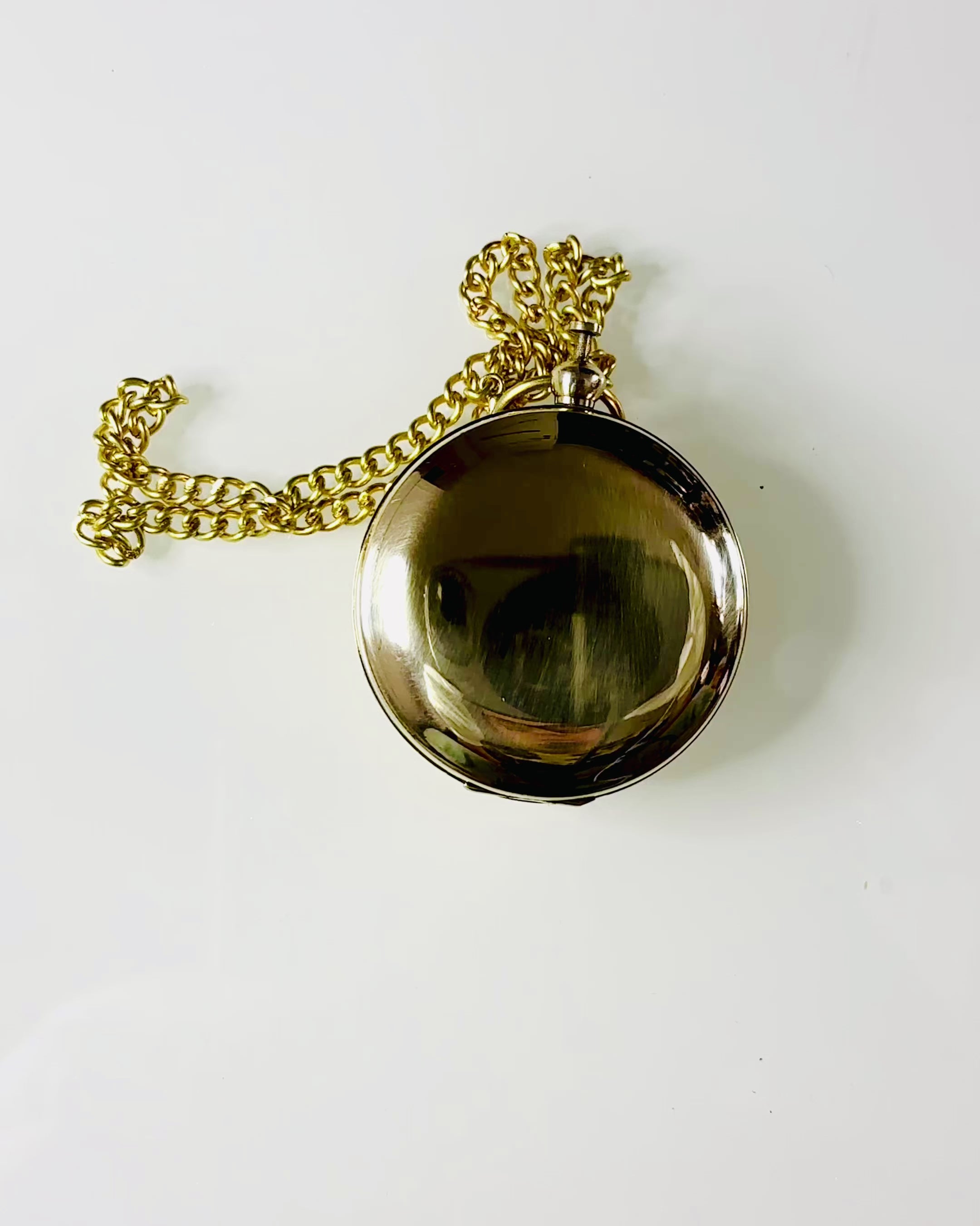 Kompass in goldener Farbe Abenteuer – Eleganter Entdecker Navigator