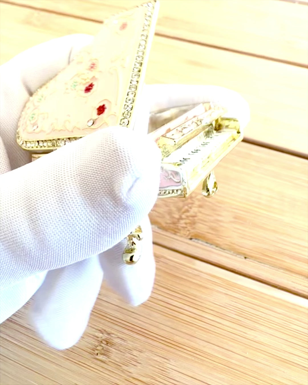 Elegante Schmuckschatulle "Mini-Klavier - Rosen der Klassik" - mit Gravuroption als Geschenk