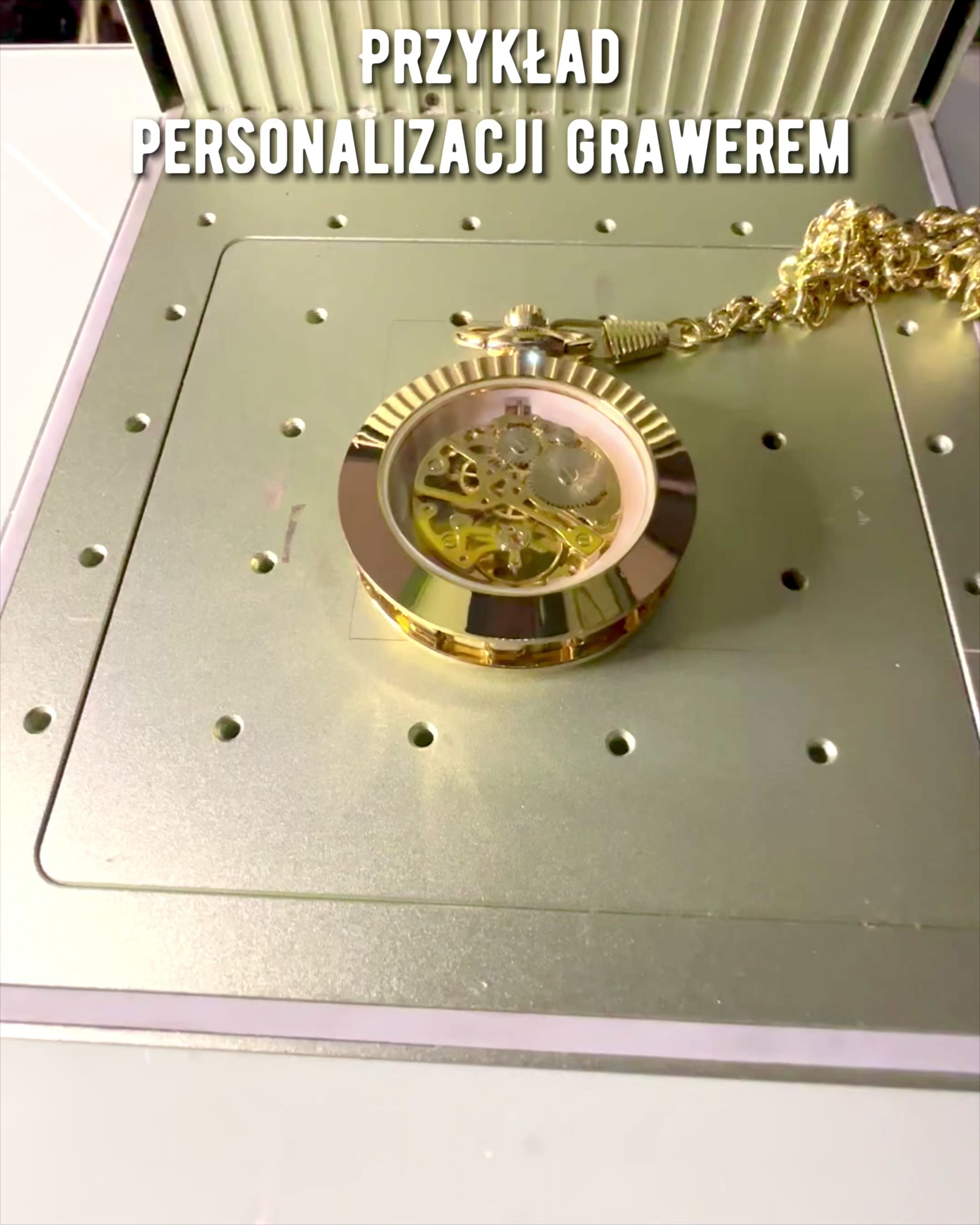 Retro Taschenuhr – Mechanischer Luxus im Vintage-Stil, Farbe Gold, Personalisierung mit Gravur