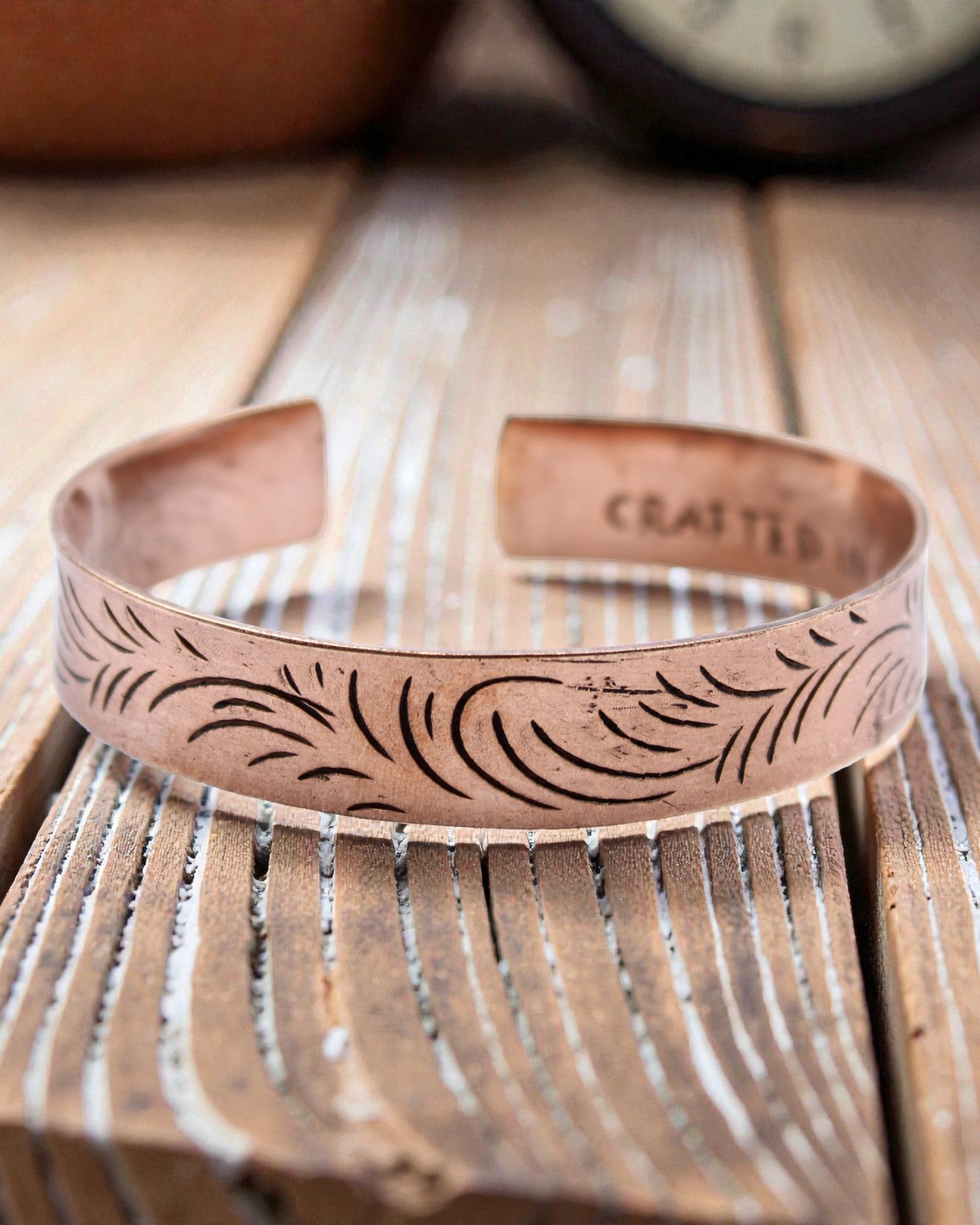 Tibetisches Kupferarmband Tribal Flow – Breite Windungen