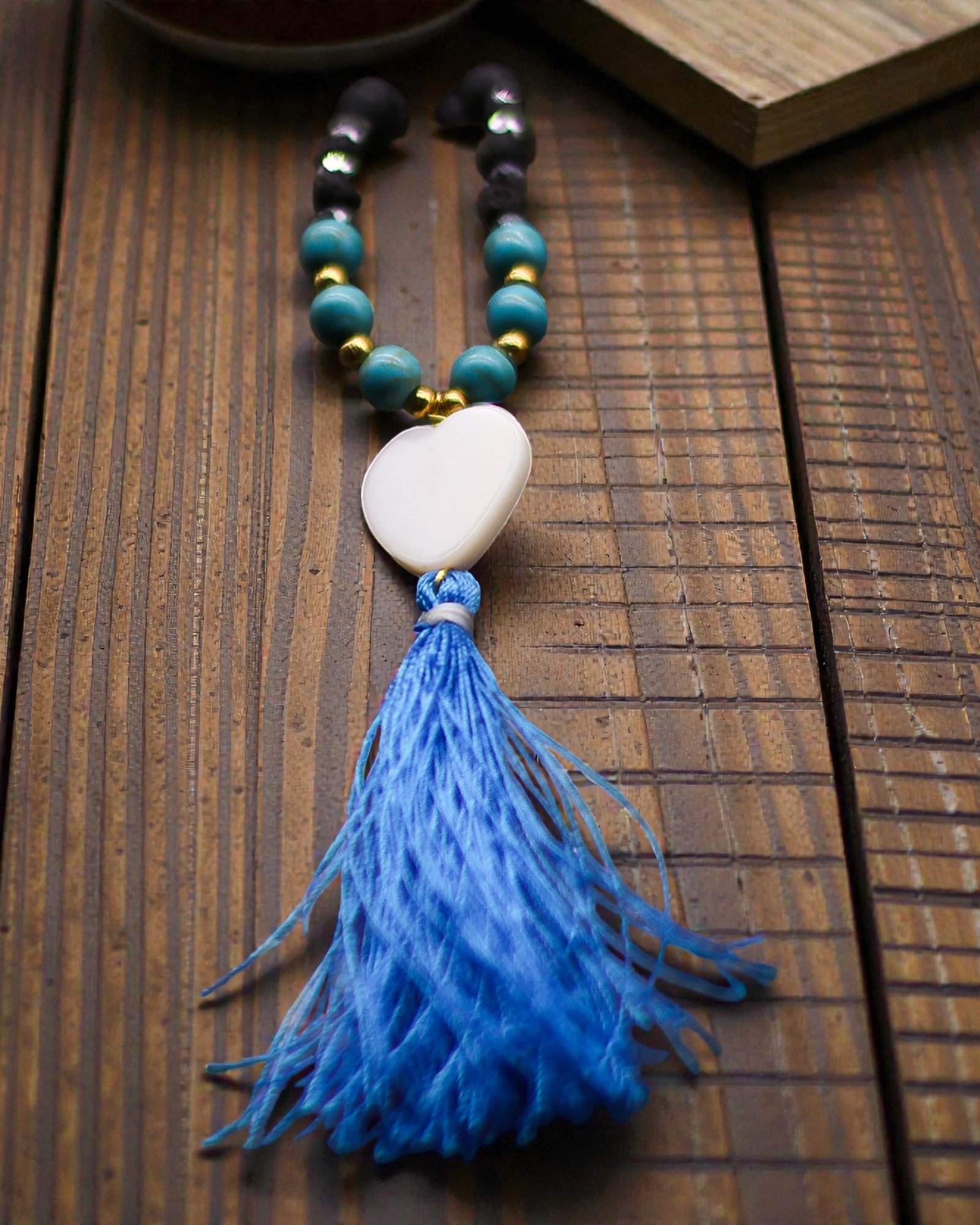 Essenz der Vulkan-Halskette - Beruhigender Einfluss