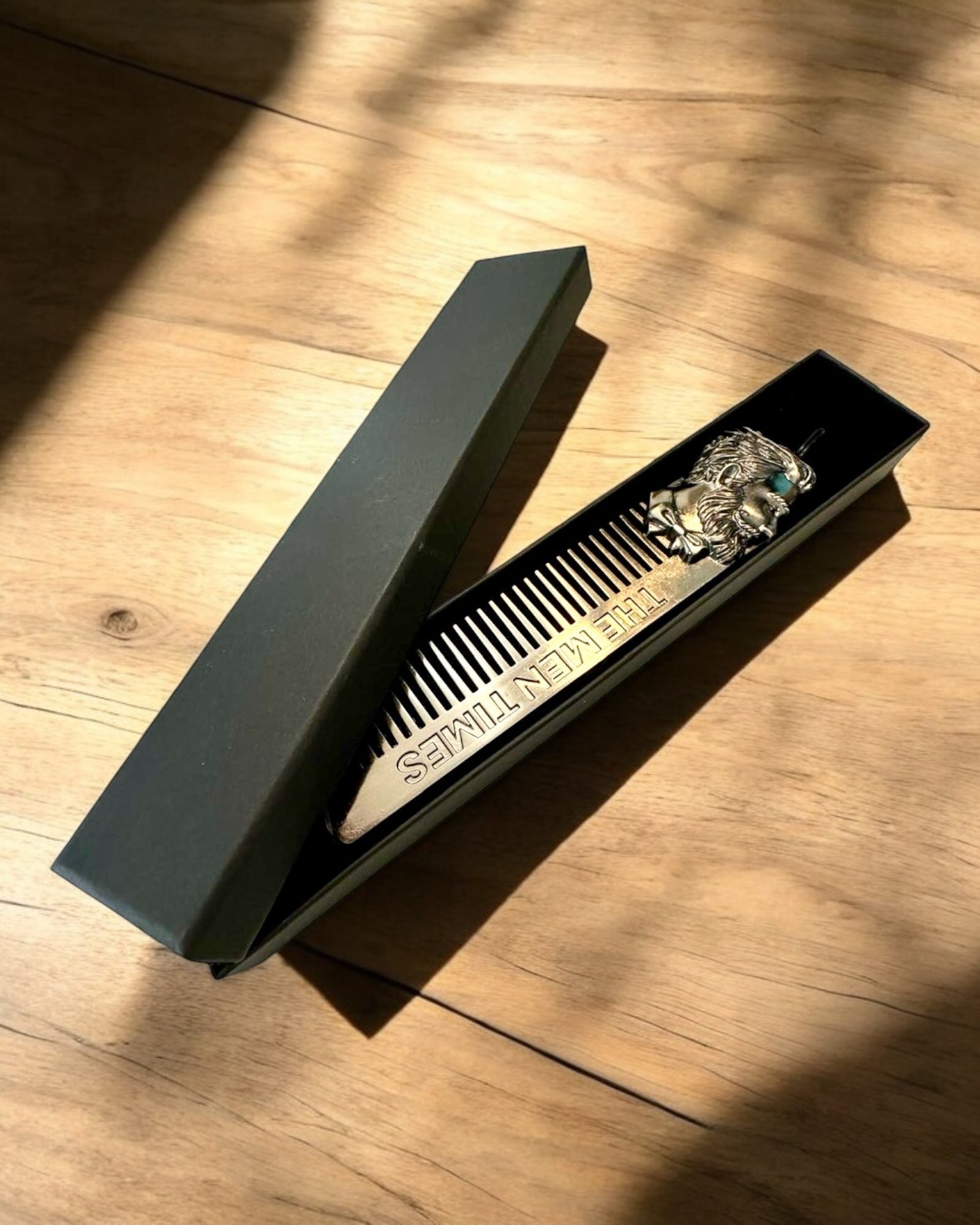 GroomMaster - Eleganter Metallkamm mit Gravur, personalisierte Gravur