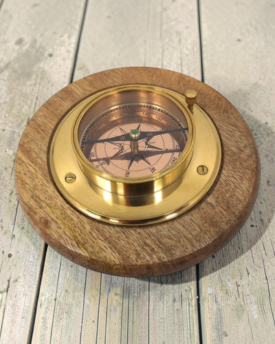 Eleganter dekorativer Kompass mit Messingveredelung, personalisierte Gravur, 15 cm, ideal als Geschenk für Reiseliebhaber, aus Holz und Glas gefertigt