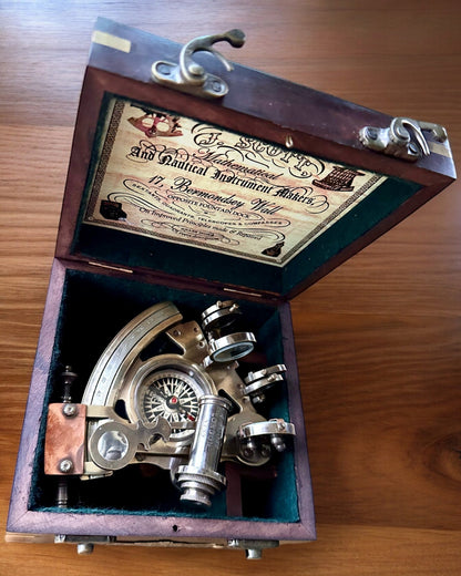 Große Holzkiste für Sextant oder Premium-Kompass "Mariner's Legacy" mit Gravurmöglichkeit