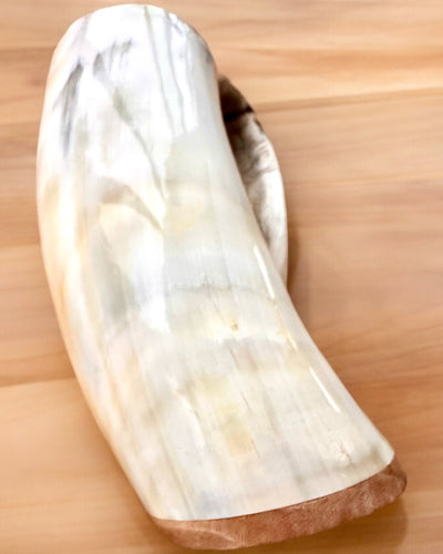 Gehämmerter Krug 'Majstersztyk' mit Personalisierung durch Gravur - 5 Farbvarianten