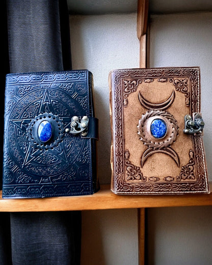 Premium Tagebuch, Antikes Muster, Leder-Notizbuch "Magische Chronik" 200 Seiten, 2 Varianten zur Auswahl, Personalisierung mit Gravur