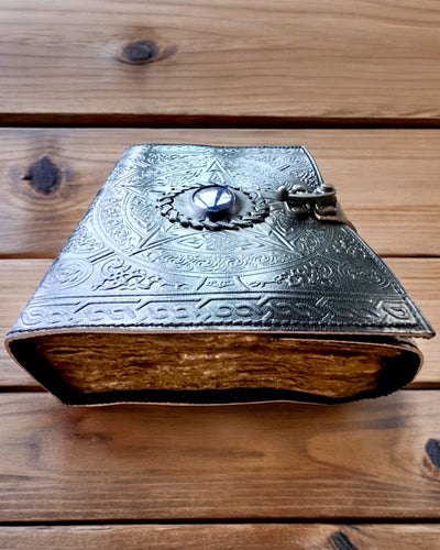 Premium Tagebuch, Antikes Muster, Leder-Notizbuch "Magische Chronik" 200 Seiten, 2 Varianten zur Auswahl, Personalisierung mit Gravur