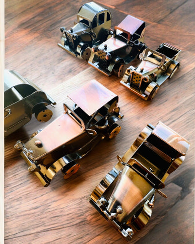 Retro Klassisches Auto, Auto, aus Eisen - Kollektion "Vintage Drive", Automodell, Personalisierung mit Gravur als Geschenk