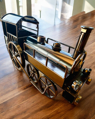 Lokomotive aus Eisen „Retro Express“ – Dekoration, Modell, handgefertigt mit Gravurmöglichkeit als Geschenk