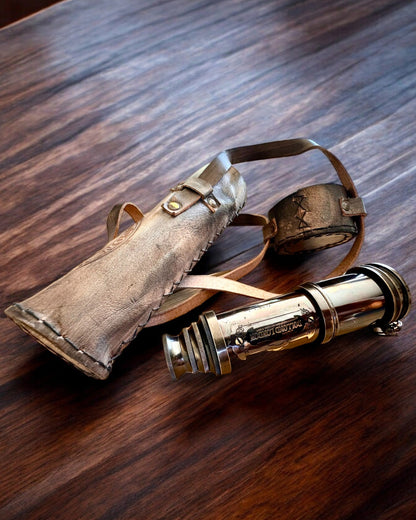 Premium-Fernrohr "Voyager" mit graviertem Fernrohr und Etui aus echtem Leder, Möglichkeit zur Personalisierung mit Gravur als Geschenk