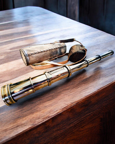 Premium-Fernrohr "Voyager" mit graviertem Fernrohr und Etui aus echtem Leder, Möglichkeit zur Personalisierung mit Gravur als Geschenk