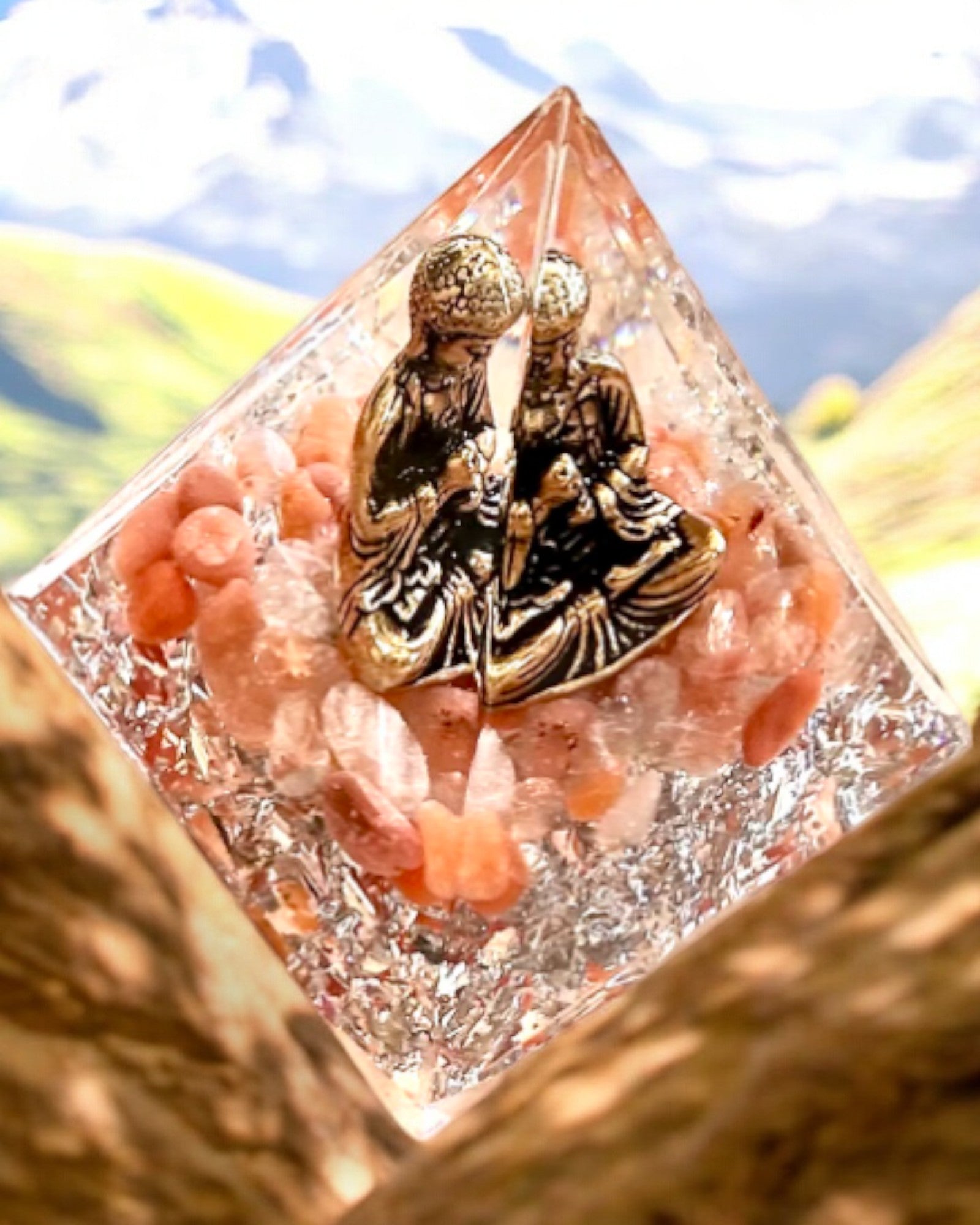 Pyramide "Meditation der Ruhe" mit Edelsteinen