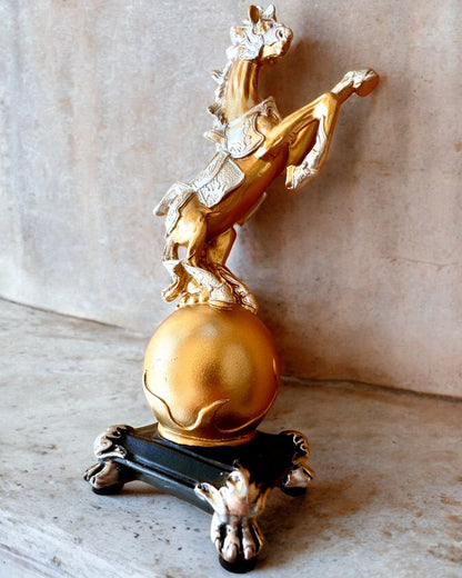 Elegante Statuette "Złoty Rumak" - mit Gravurmöglichkeit als Geschenk