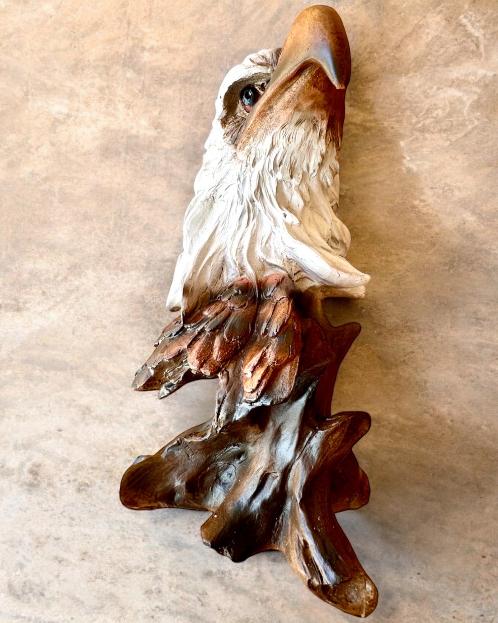 "Orzeł Wolności" - Skulptur aus Harz mit Gravurmöglichkeit als Geschenk, 26,5 cm hoch