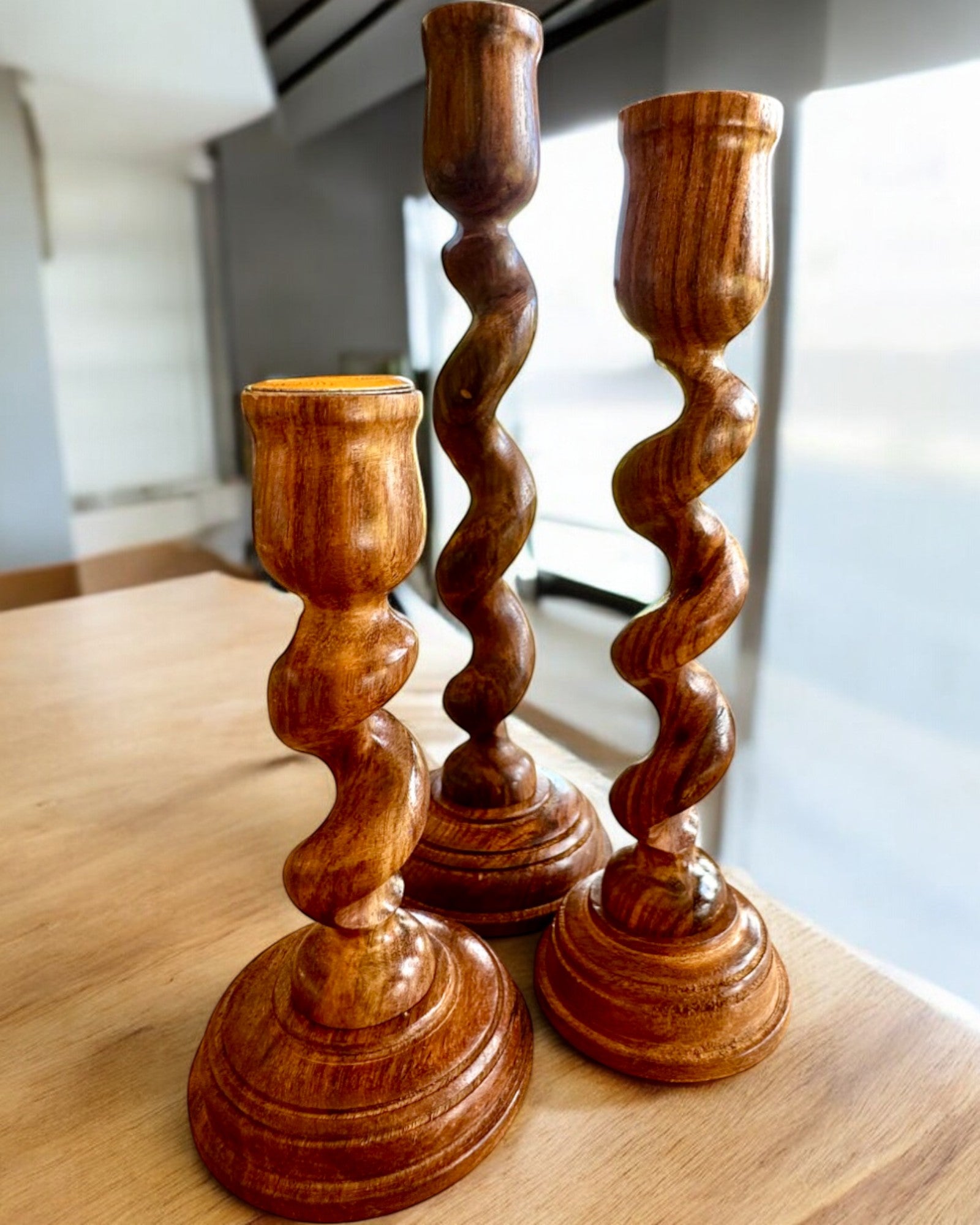 Set aus 3 Kerzenhaltern „Spirallicht“ 25 cm Höhe, Möglichkeit der Personalisierung mit Gravur als Geschenk