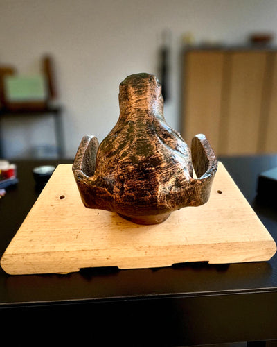 Messinghaken Hund Freund, handgefertigt, Möglichkeit der Personalisierung mit Gravur auf Holz