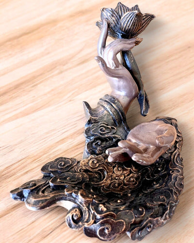 Mystische Hand, Räuchergefäß, Halter für Räucherstäbchen mit Rückfluss, Möglichkeit zur Personalisierung mit Gravur als Geschenk