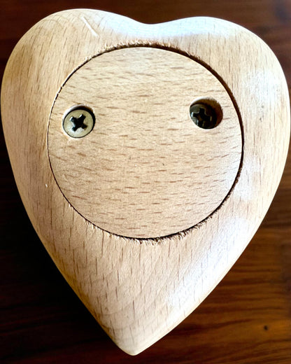 Holzherz, 9 cm Schatulle für geheime Gefühle, Möglichkeit der Personalisierung mit Gravur als Geschenk