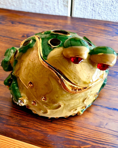 Elegante dekorative Schatulle "Froschschatz" als Geschenk mit Personalisierung, mit Gravuroption