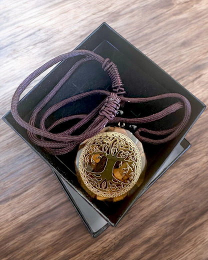 Amulett "Baum des Lebens" mit Tigerauge, Halskette als Geschenk mit personalisierter Gravur
