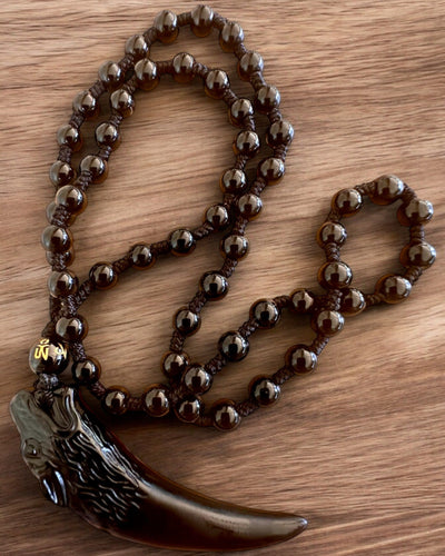 Jadeit-Wolfzahn - Amulett der Stärke und des Schutzes, mit der Möglichkeit zur Personalisierung durch Gravur als Geschenk