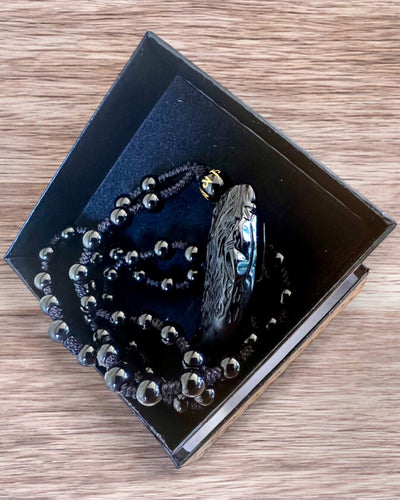 Jadeit-Wolfzahn - Amulett der Stärke und des Schutzes, mit der Möglichkeit zur Personalisierung durch Gravur als Geschenk