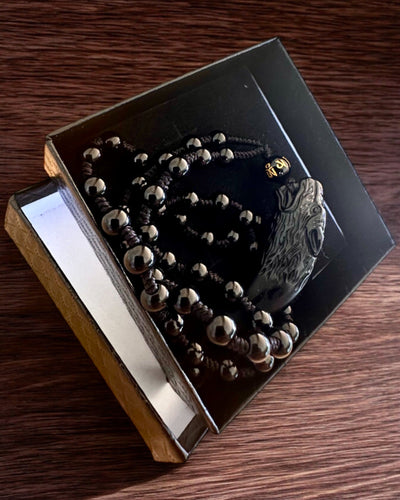 Jadeit-Wolfzahn - Amulett der Stärke und des Schutzes, mit der Möglichkeit zur Personalisierung durch Gravur als Geschenk