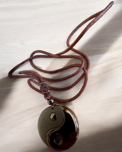 Boho-Halskette aus Obsidian Yin Yang Tai Chi, personalisierbar mit Gravur als Geschenk