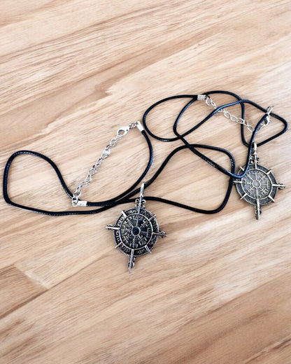 Amulett "Wojownik Północy" - Wikingerkompass, personalisierbar mit Gravur als Geschenk, 2 Varianten zur Auswahl
