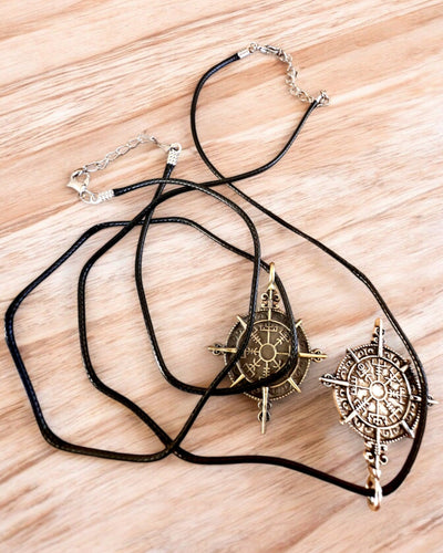 Amulett Krieger des Nordens - Wikingerkompass, Möglichkeit zur Personalisierung mit Gravur als Geschenk, 2 Varianten zur Auswahl