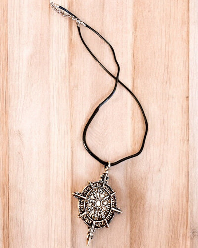 Amulett Krieger des Nordens - Wikingerkompass, Möglichkeit zur Personalisierung mit Gravur als Geschenk, 2 Varianten zur Auswahl