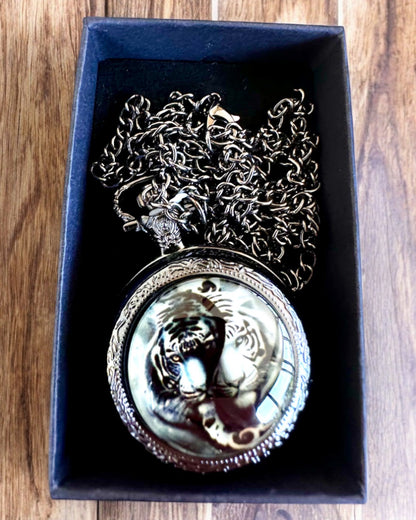 Taschenuhr "Tygriseleganz" aus Edelstahl mit Gravuroption als Geschenk