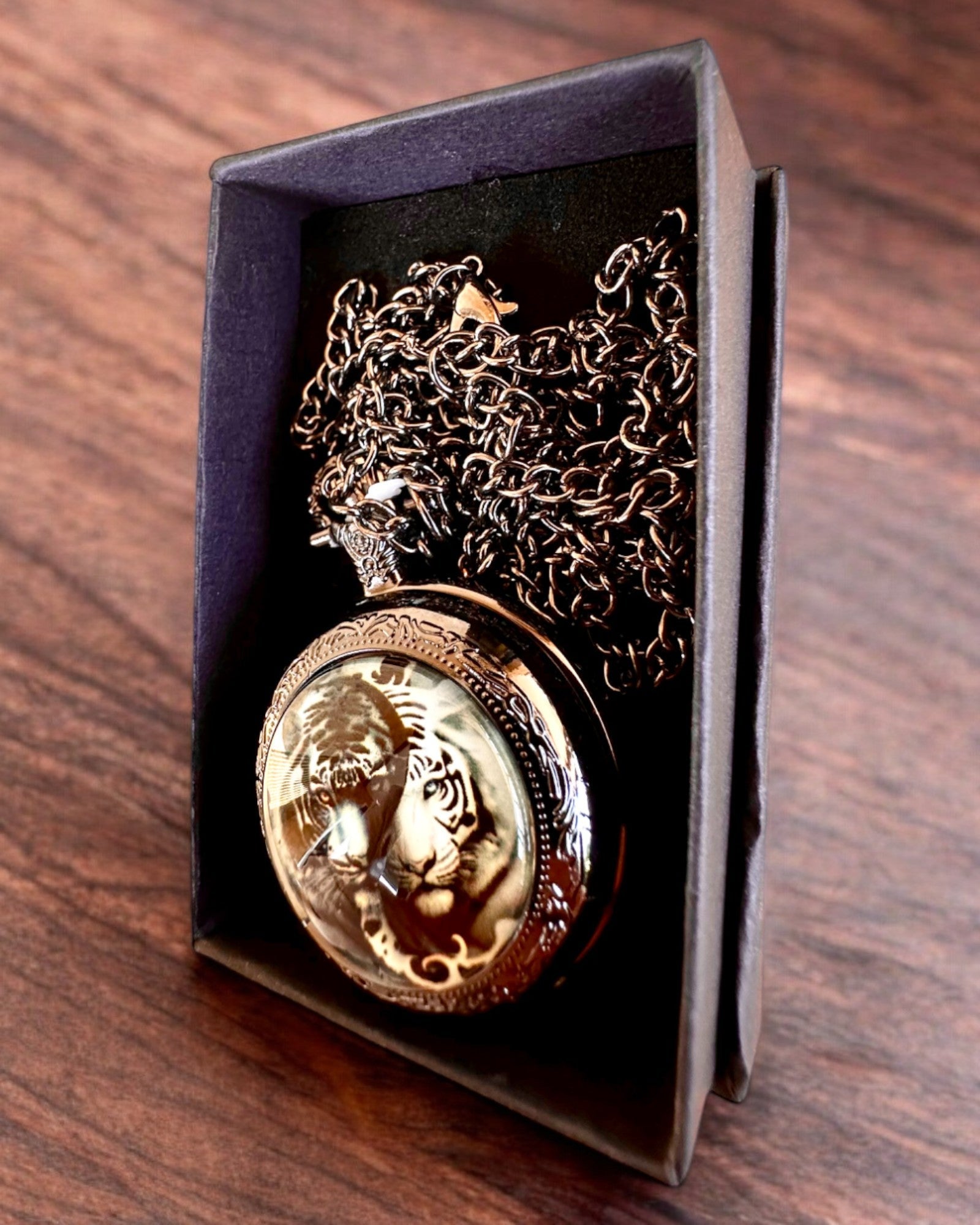 Taschenuhr "Tygriseleganz" aus Edelstahl mit Gravuroption als Geschenk
