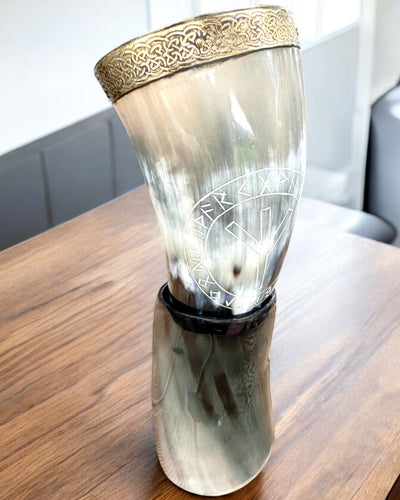 Hornbecher "Viking Valor" - Handgraviert, Premium Qualität - 4 Varianten zur Auswahl