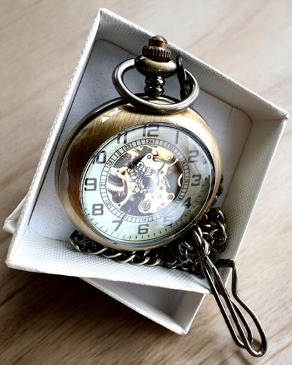 Klassische Taschenuhr "Oldtimer" - stilvolle Retro-Eleganz, personalisierbar mit Gravur als Geschenk