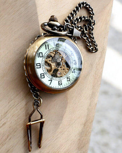 Klassische Taschenuhr "Oldtimer" - stilvolle Retro-Eleganz, personalisierbar mit Gravur als Geschenk